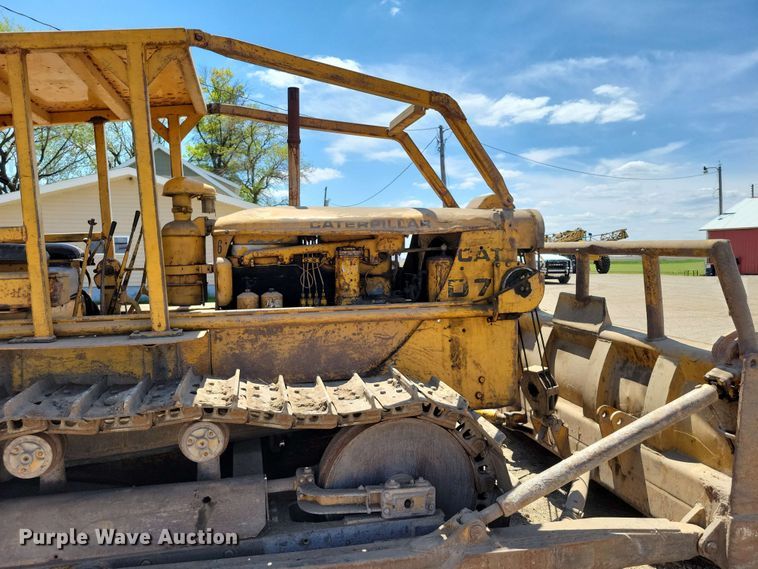 image for item EA2449 1951 Caterpillar D7 dozer