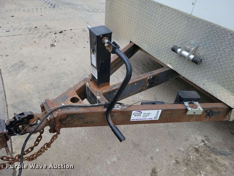 image for item EA2450 2002 Shadowmaster enclosed cargo trailer