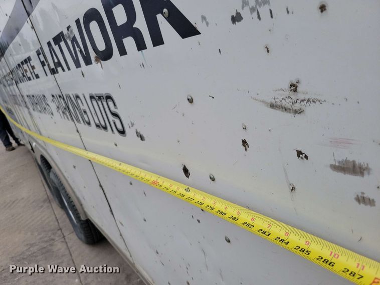 image for item EA2450 2002 Shadowmaster enclosed cargo trailer