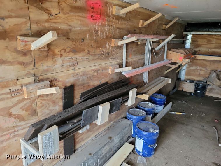 image for item EA2450 2002 Shadowmaster enclosed cargo trailer