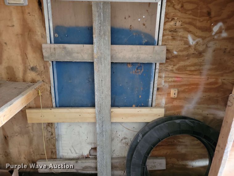 image for item EA2450 2002 Shadowmaster enclosed cargo trailer