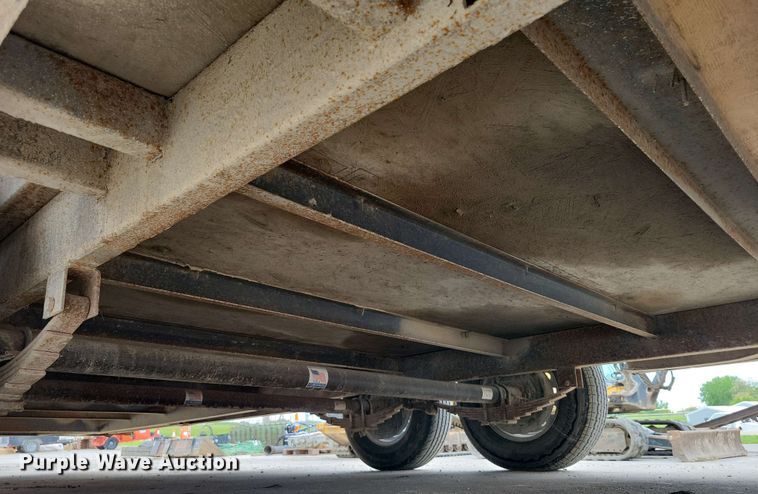 image for item EA2450 2002 Shadowmaster enclosed cargo trailer