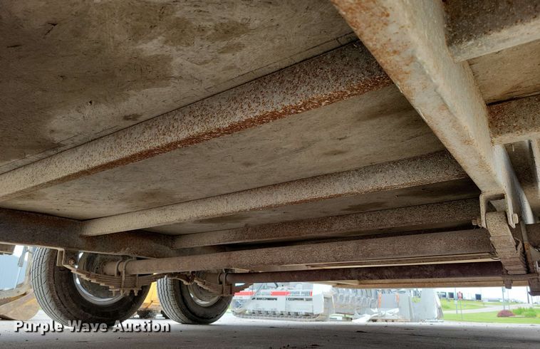 image for item EA2450 2002 Shadowmaster enclosed cargo trailer