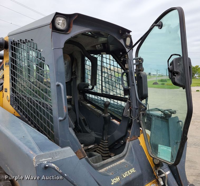 image for item EA2451 2012 John Deere 333D tracked skid steer loader