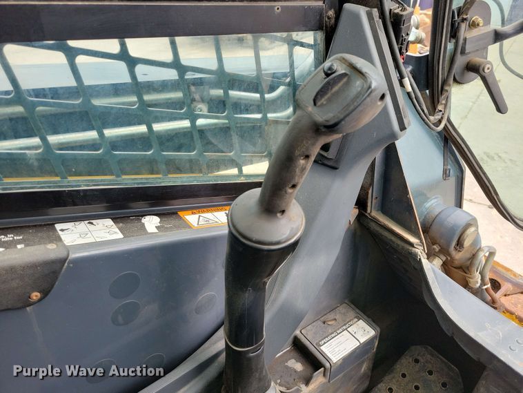 image for item EA2451 2012 John Deere 333D tracked skid steer loader