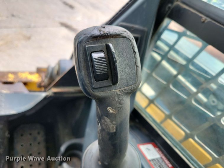 image for item EA2451 2012 John Deere 333D tracked skid steer loader