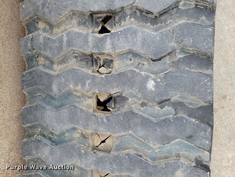 image for item EA2451 2012 John Deere 333D tracked skid steer loader