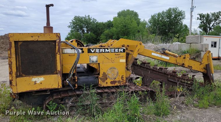 image for item EA2454 Vermeer T400B trencher