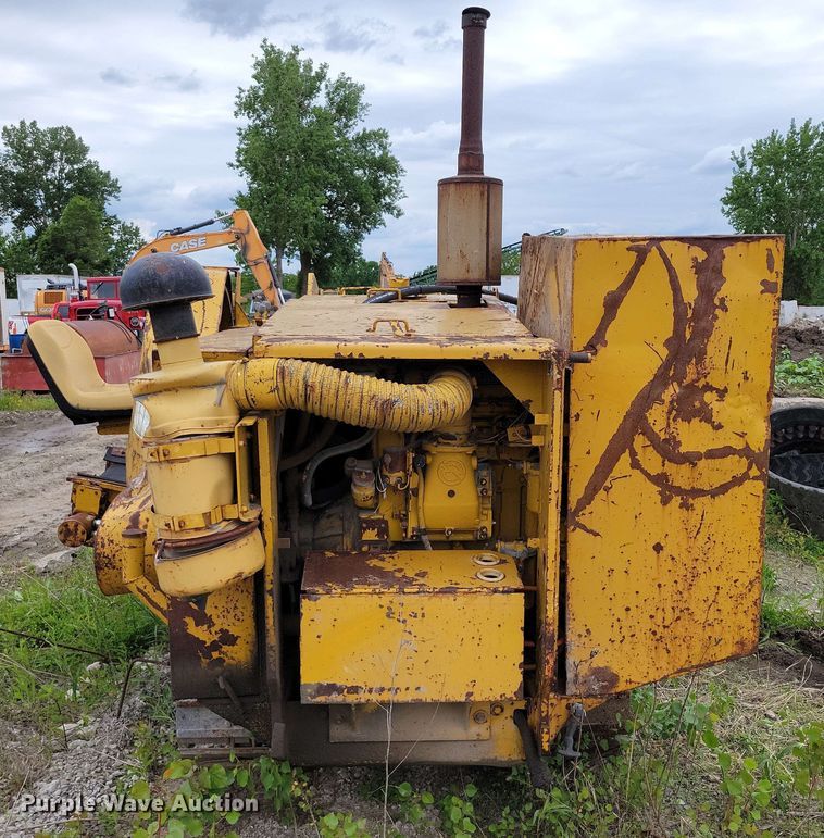 image for item EA2454 Vermeer T400B trencher