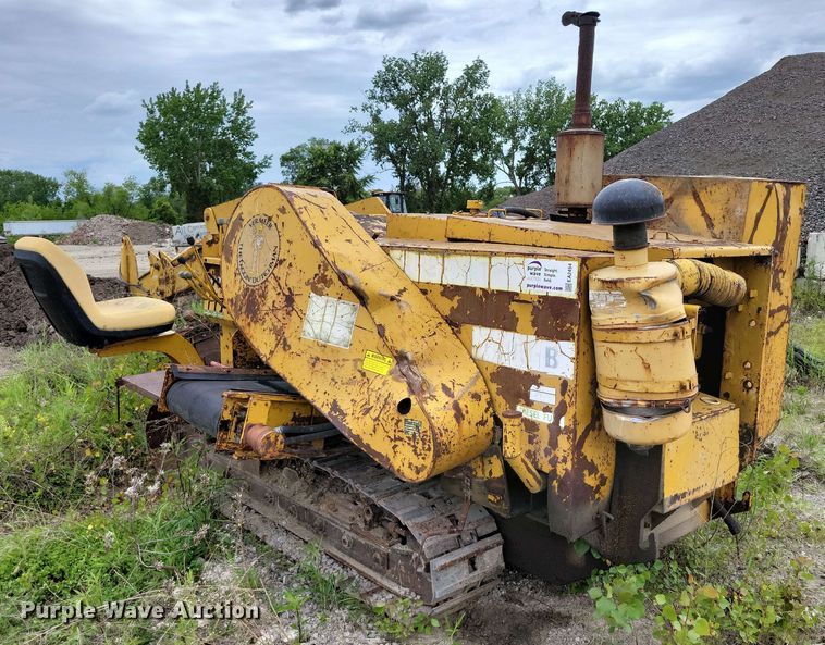 image for item EA2454 Vermeer T400B trencher