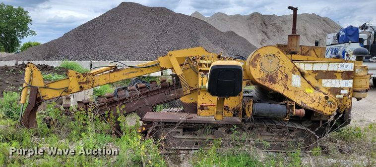 image for item EA2454 Vermeer T400B trencher