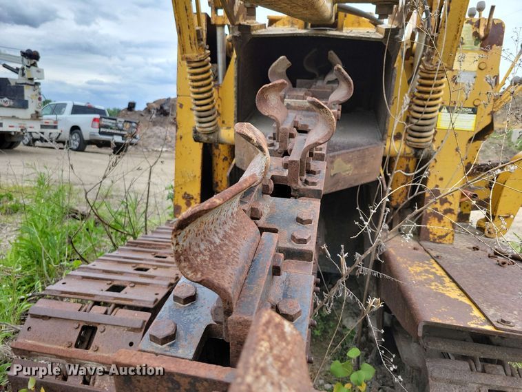 image for item EA2454 Vermeer T400B trencher