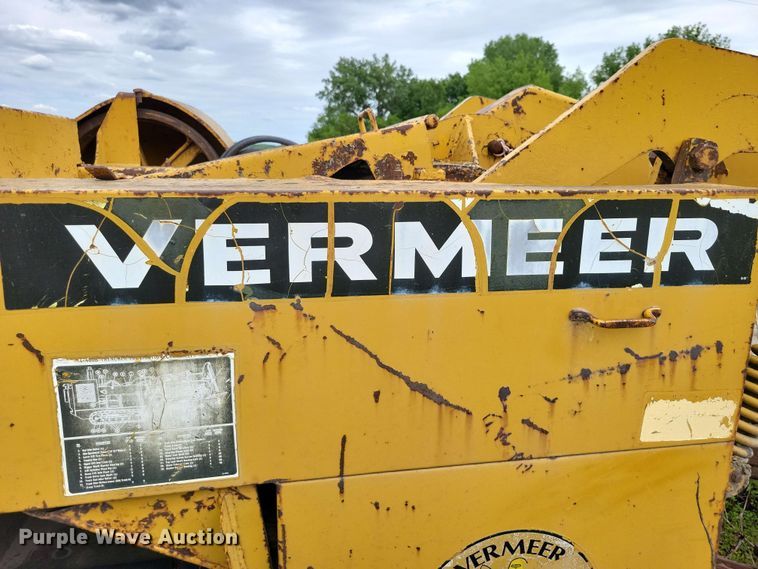 image for item EA2454 Vermeer T400B trencher