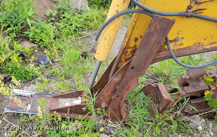 image for item EA2454 Vermeer T400B trencher