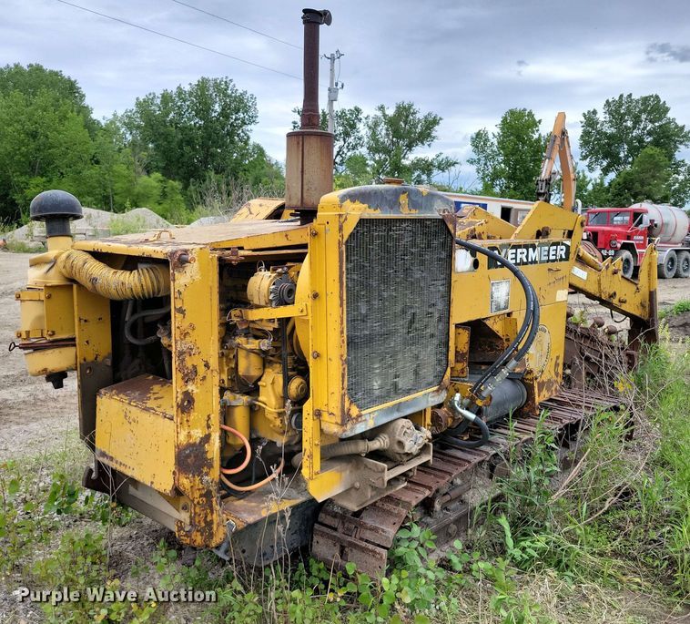 image for item EA2454 Vermeer T400B trencher