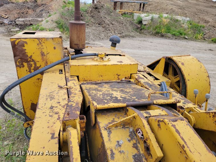 image for item EA2454 Vermeer T400B trencher