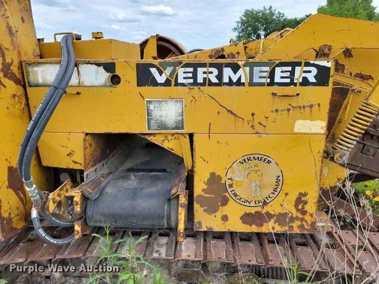 image for item EA2454 Vermeer T400B trencher