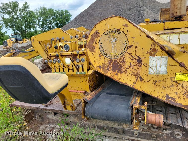 image for item EA2454 Vermeer T400B trencher