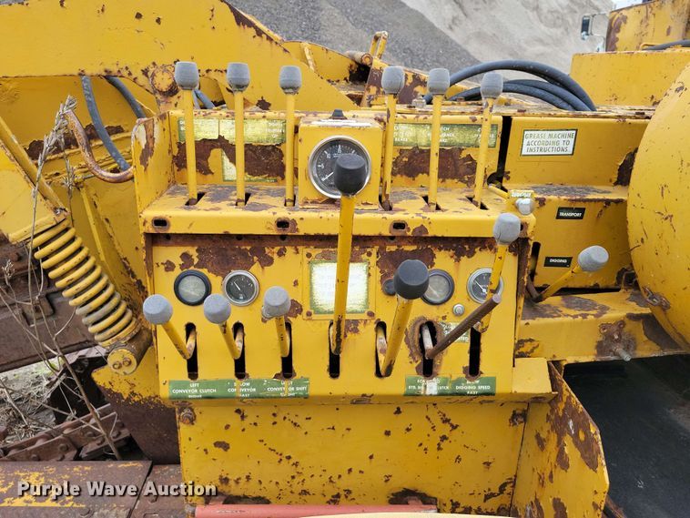 image for item EA2454 Vermeer T400B trencher