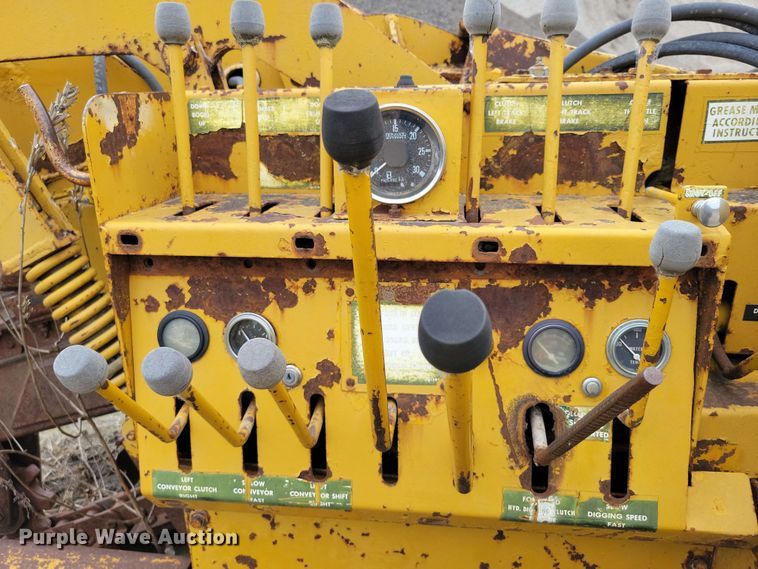 image for item EA2454 Vermeer T400B trencher