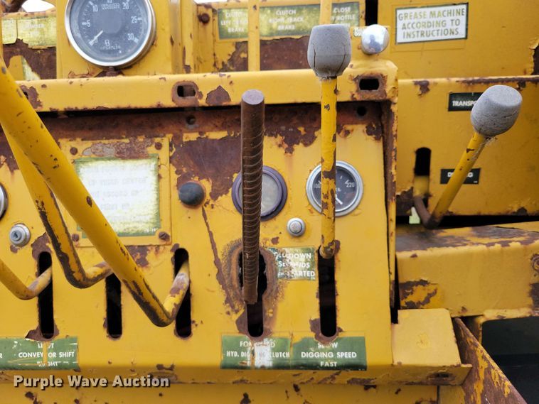 image for item EA2454 Vermeer T400B trencher