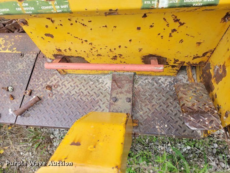 image for item EA2454 Vermeer T400B trencher