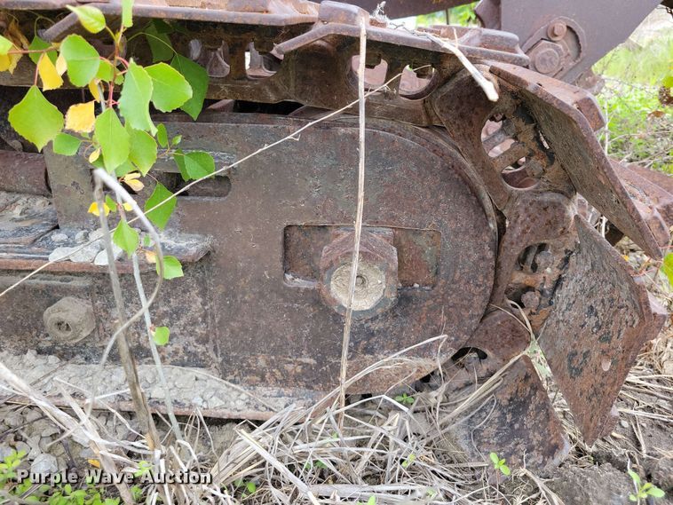 image for item EA2454 Vermeer T400B trencher