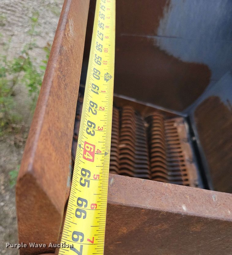 image for item EA2455 2018 KBI Viper Metal VPH 3-1700 excavator screening bucket