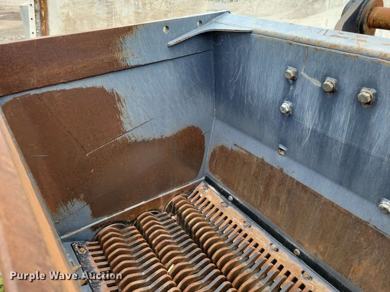image for item EA2455 2018 KBI Viper Metal VPH 3-1700 excavator screening bucket