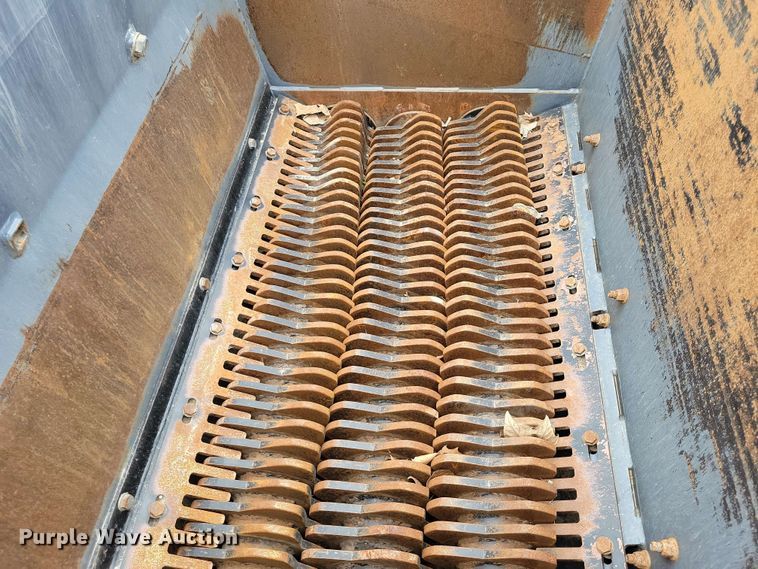 image for item EA2455 2018 KBI Viper Metal VPH 3-1700 excavator screening bucket