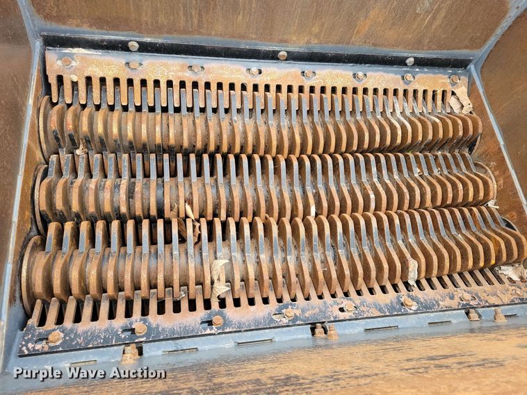 image for item EA2455 2018 KBI Viper Metal VPH 3-1700 excavator screening bucket