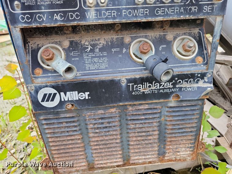 image for item EA2456 Miller Trailblazer 250G welder/generator
