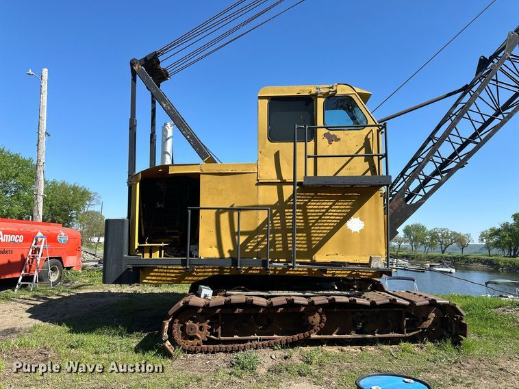 image for item EB2556 1964 American 7150 crane