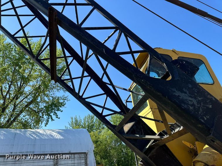 image for item EB2556 1964 American 7150 crane