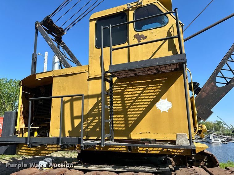 image for item EB2556 1964 American 7150 crane