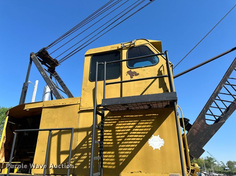 image for item EB2556 1964 American 7150 crane