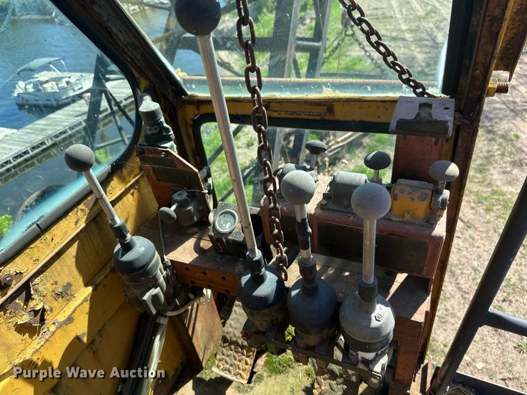 image for item EB2556 1964 American 7150 crane