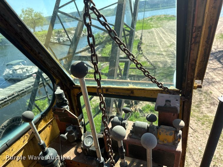 image for item EB2556 1964 American 7150 crane