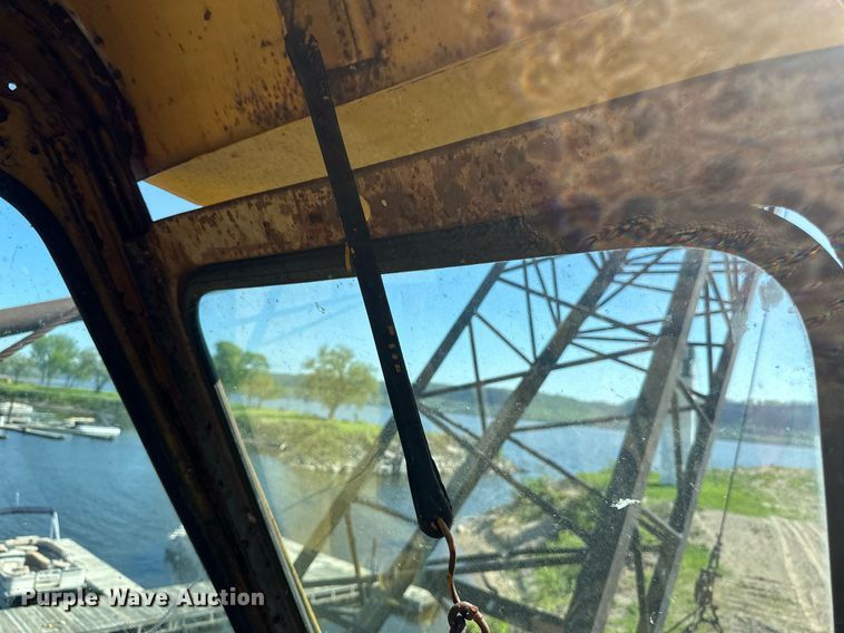 image for item EB2556 1964 American 7150 crane