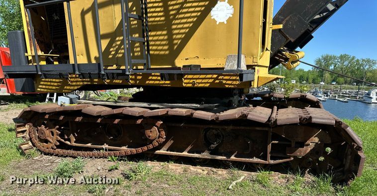 image for item EB2556 1964 American 7150 crane