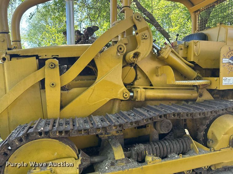 image for item EB2557 Caterpillar track loader