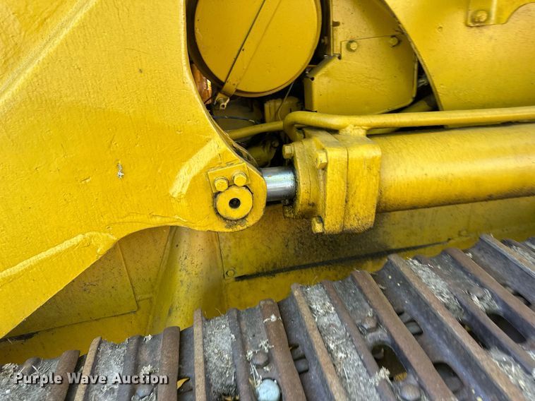 image for item EB2557 Caterpillar track loader