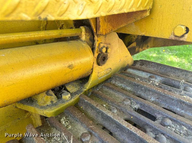 image for item EB2557 Caterpillar track loader