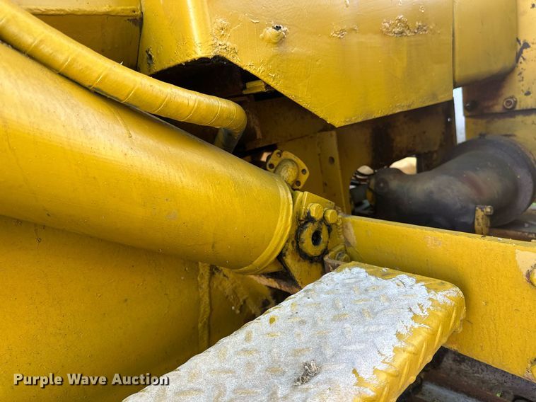 image for item EB2557 Caterpillar track loader