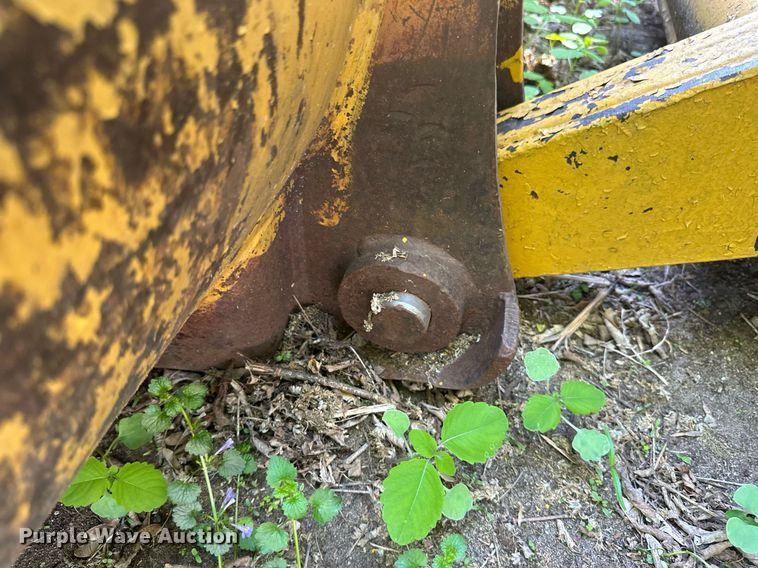 image for item EB2557 Caterpillar track loader