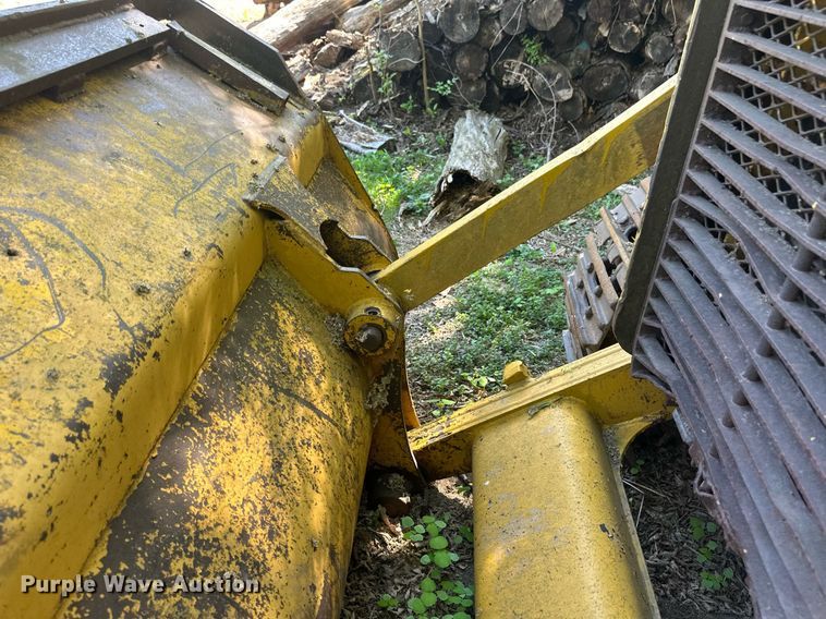 image for item EB2557 Caterpillar track loader