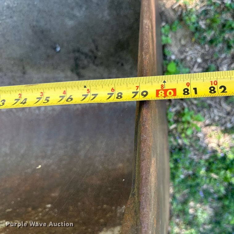 image for item EB2557 Caterpillar track loader