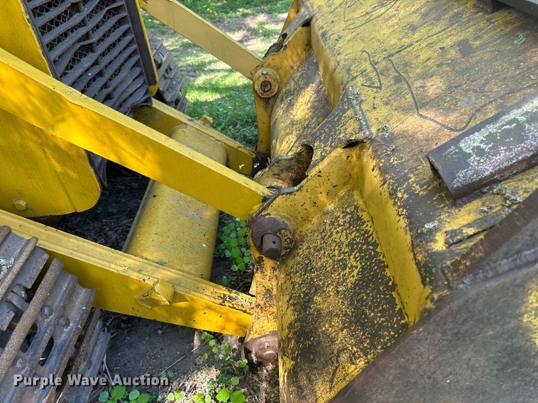 image for item EB2557 Caterpillar track loader