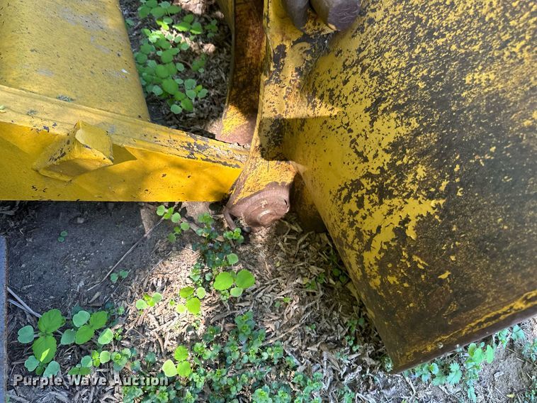 image for item EB2557 Caterpillar track loader