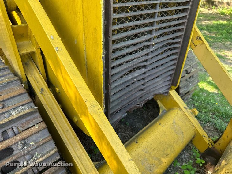 image for item EB2557 Caterpillar track loader